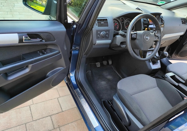 Opel Zafira cena 21900 przebieg: 200000, rok produkcji 2011 z Łódź małe 211